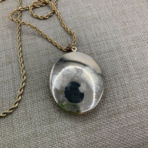 Sarah Coventry Vintage Monogram Filigree  Gold Tone Locket Chain Necklace - Picture 4 of 6